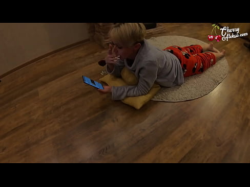 ❤️ Rambut perang gila menghisap batang besar menghisap dan melantun padanya - seks dubur Seks pada ms.pornoreino-com.ru ﹏