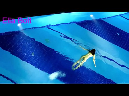 ❤️ Saya tidak boleh berhenti menonton, berambut perang muda ditangkap berenang bogel di kolam peranginan ELLA BOLT Seks pada ms.pornoreino-com.ru ﹏